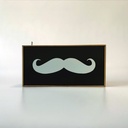 Lightbox Moustache off
